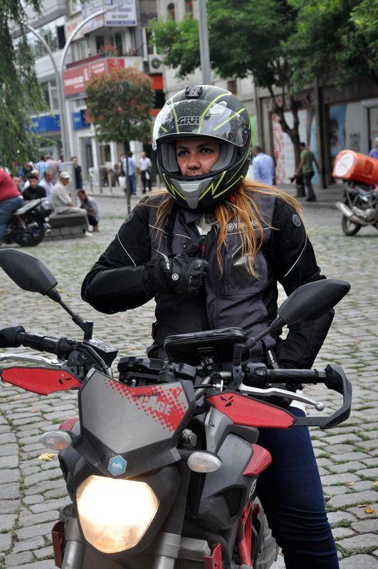 Genç kız motosikletiyle 7 günde Trabzon'a gitti