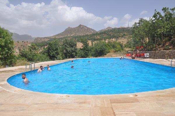 Çukurcalıların olimpik havuz keyfi