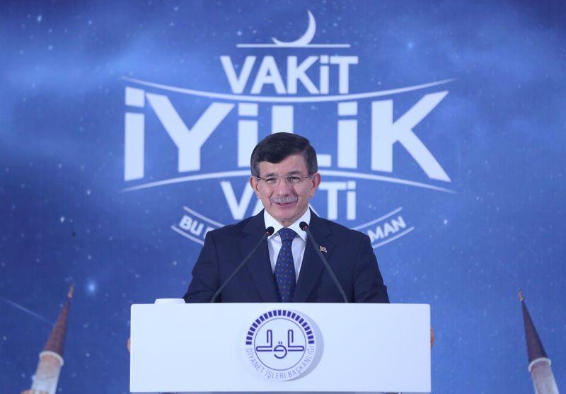 Başbakan Davutoğlu: Türkiye zalimin yanında yer almadı