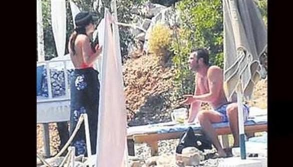 Kıvanç Tatlıtuğ sevgilisi Başak Dizer'i azarladı