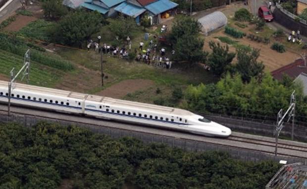 Japonya'da hızlı trende bir kişi kendini yaktı