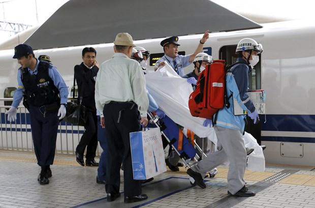 Japonya'da hızlı trende bir kişi kendini yaktı