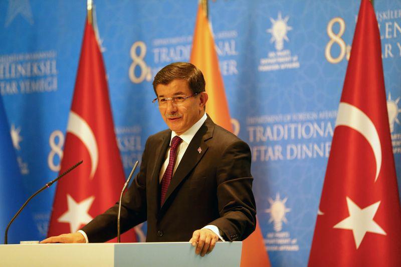 Başbakan Davutoğlu büyükelçilere hitap etti