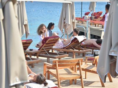 Zehra Çilingiroğlu Bodrum'da tatilde