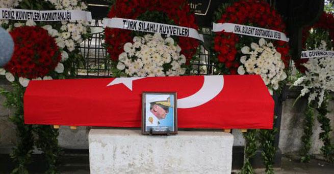 Emekli Tuğamiral Cem Aziz Çakmak'a veda
