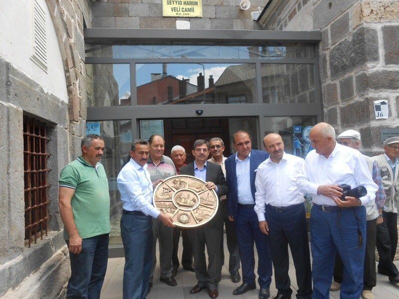 İdris Güllüce: Bu ülke hükümetsiz kalmaz