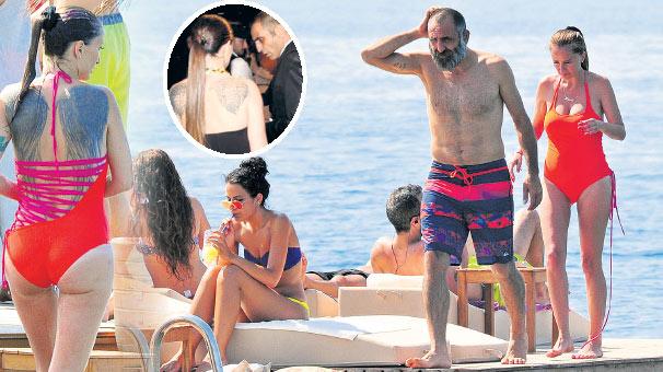 Memati eşiyle tatilde