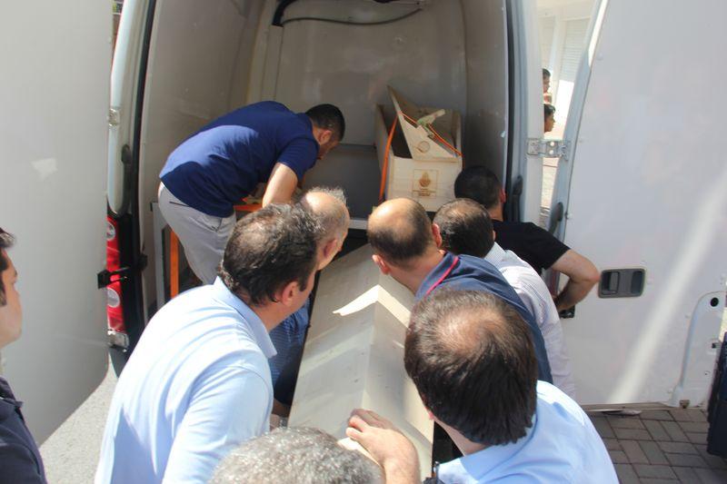 Cinnet getiren adam eşini ve oğlunu öldürüp intihar etti