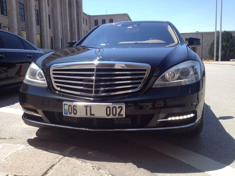 Erdem Başçı TL plakalı makam aracı