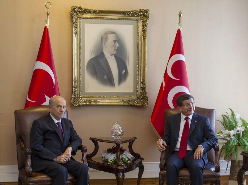 Davutoğlu ile Bahçeli bir araya geldi