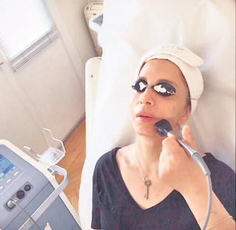 Yeni gelin Sertab Erener bakımda