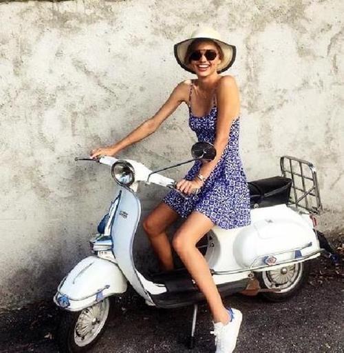 Miranda Kerr'in Datça'daki karpuz keyfi