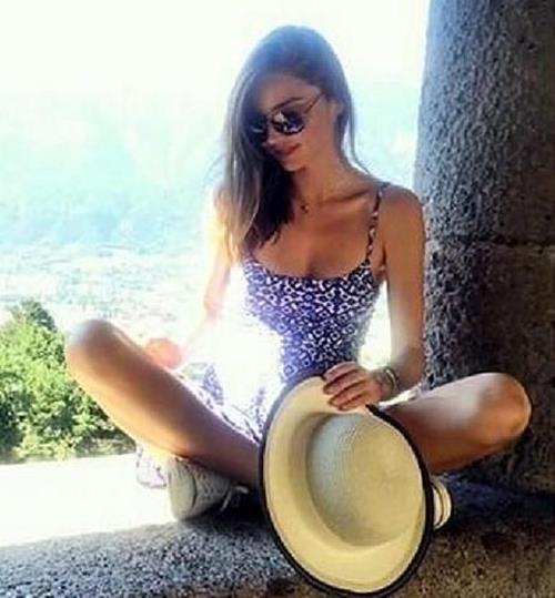 Miranda Kerr'in Datça'daki karpuz keyfi
