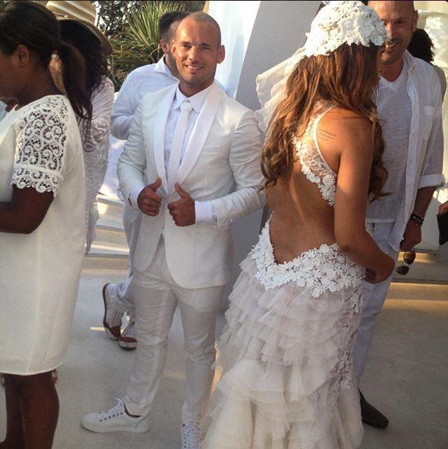 Yolanthe ve Sneijder parti verdi