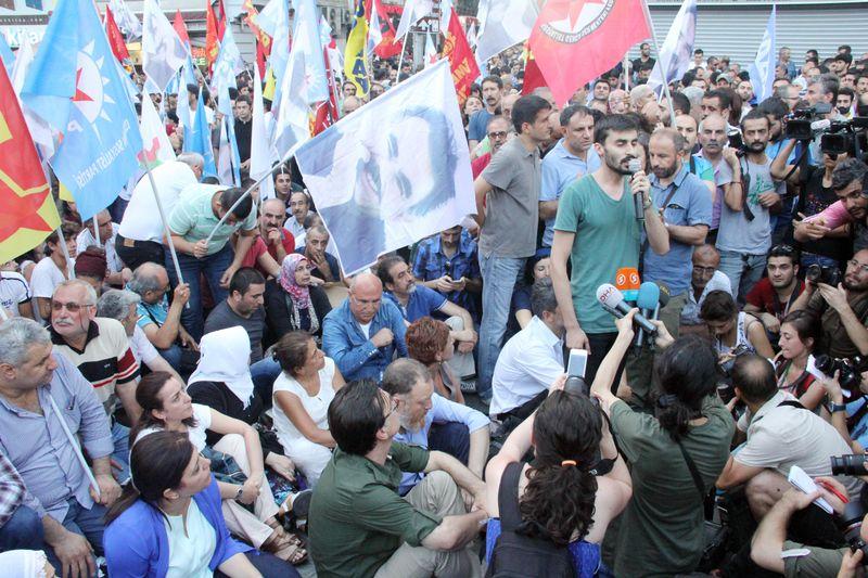 Suruç saldırısı Taksim'de protesto edildi