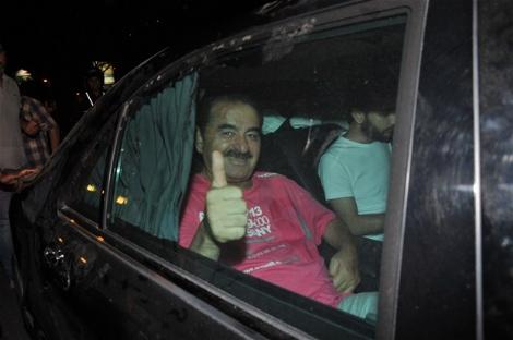 İbrahim Tatlıses yanında silah taşıyor