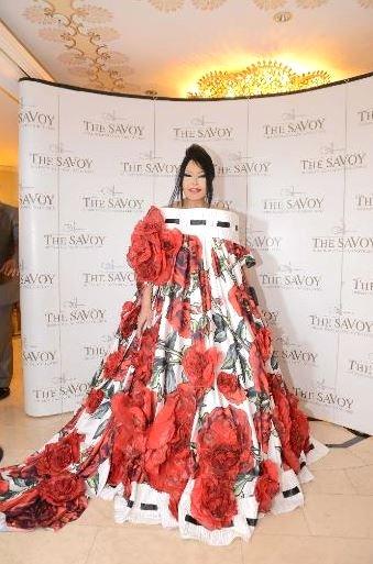 Bülent Ersoy 180 metre kumaşı neden aldığını açıkladı