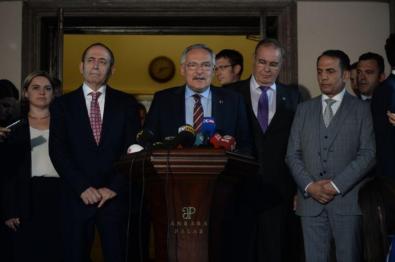 AK Parti-CHP görüşmesi sona erdi