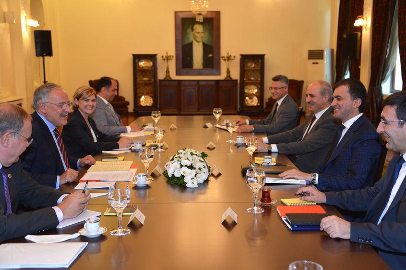 AK Parti-CHP görüşmesi sona erdi