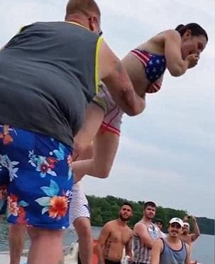 Botta inanılmaz bir kaza meydana geldi