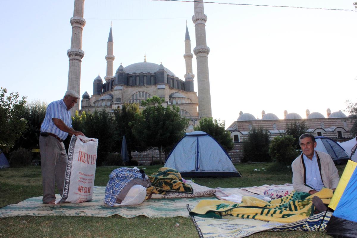 Kırkpınar sevdalıları geceleri Selimiye Camii'nde