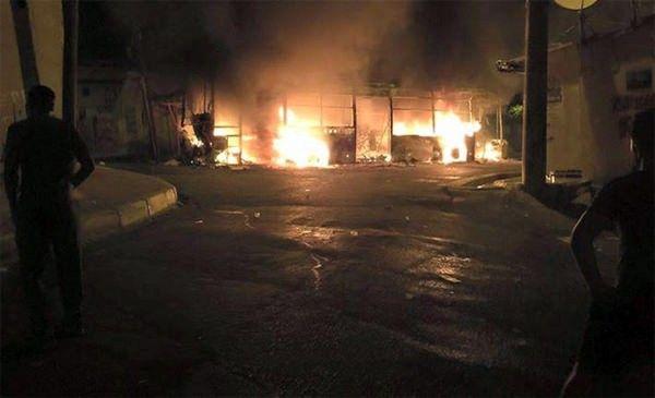 Teröristler İzmir'de otobüse molotof attı