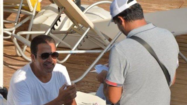 Emrah Sayısal Loto kuponları aldı