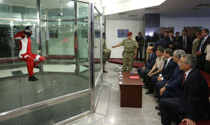 Davutoğlu'ndan  Özel Kuvvetler Komutanlığı'na ziyaret