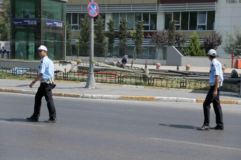 İstanbul Emniyet Müdürlüğü yakınında bomba şüphesi