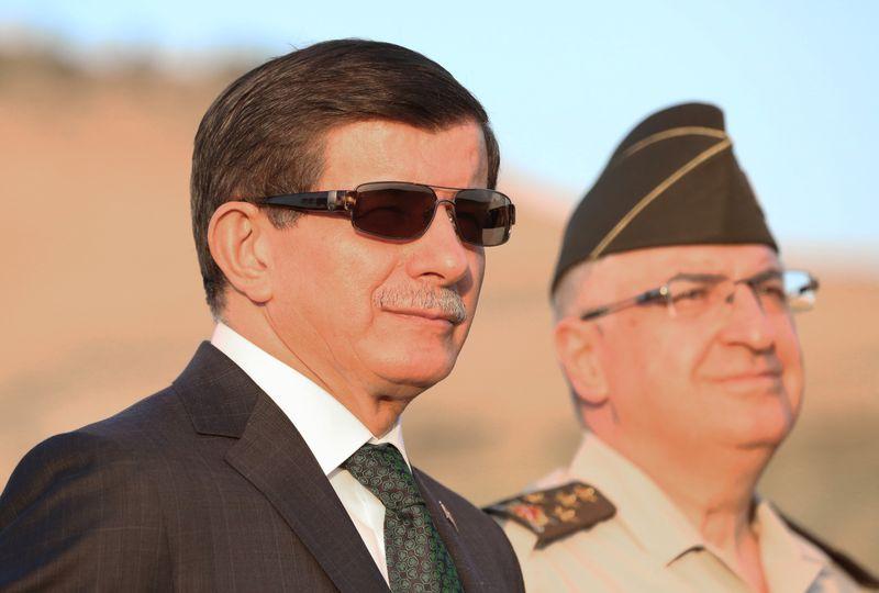 Davutoğlu'ndan  Özel Kuvvetler Komutanlığı'na ziyaret