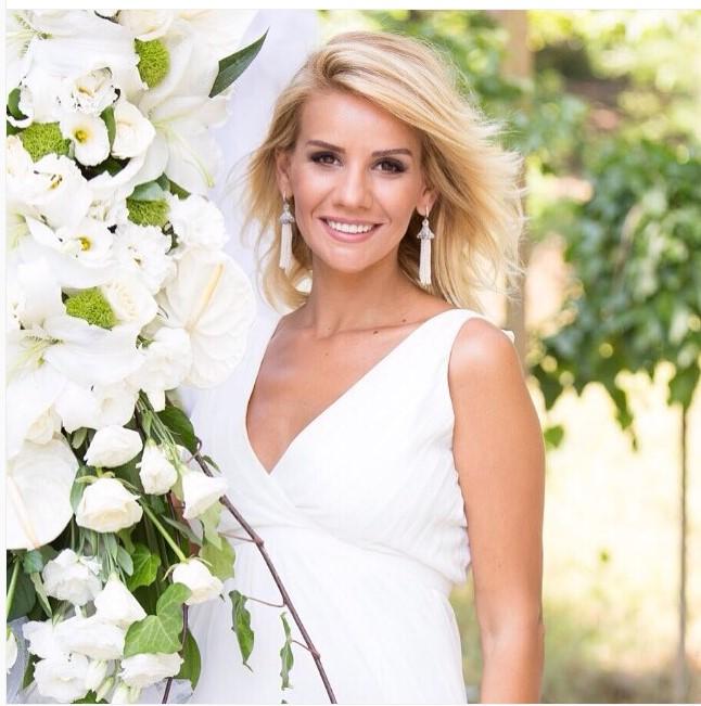 Esra Erol sarışın oldu