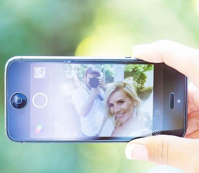 Esra Erol sarışın oldu