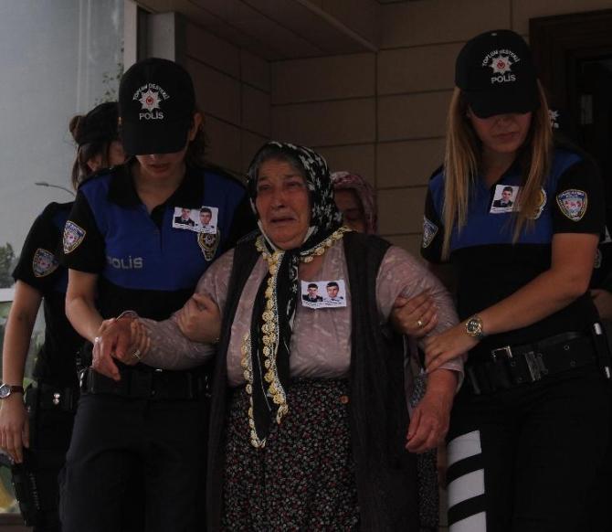 Adana'da şehit edilen polislere veda