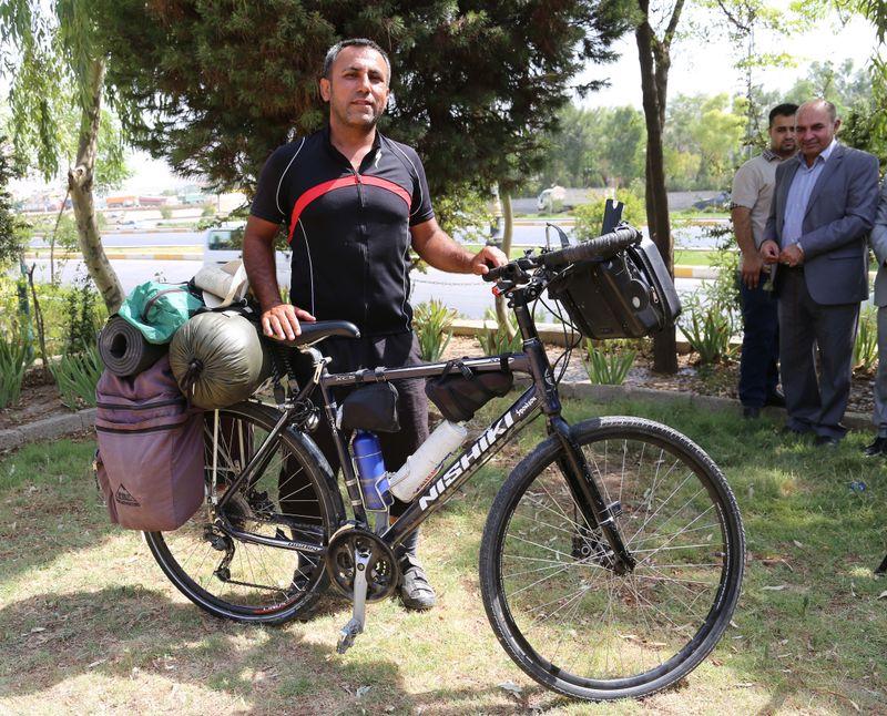 İsveç'ten Irak'a bisikletle gitti