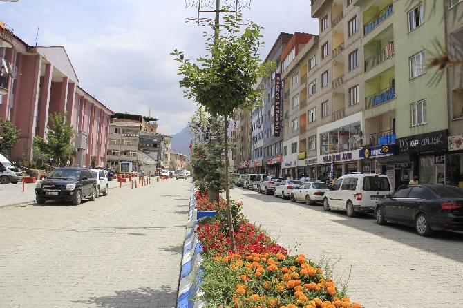 Terör olayları Hakkari esnafını siftahsız bıraktı