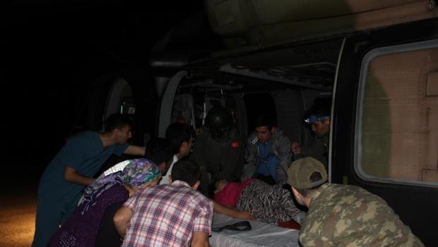 Mehmetçik PKK'lılar saldırırken hasta taşıdı