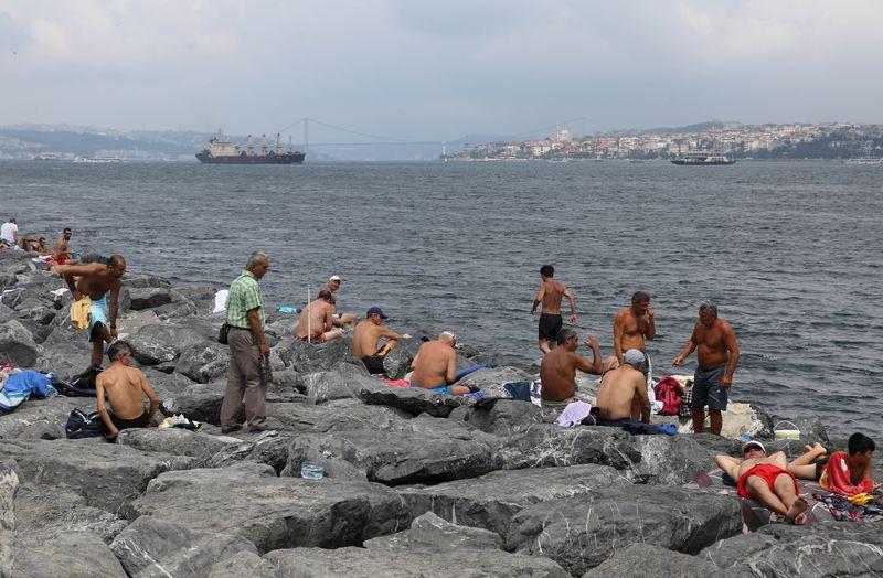 İstanbullular sahillere akın etti