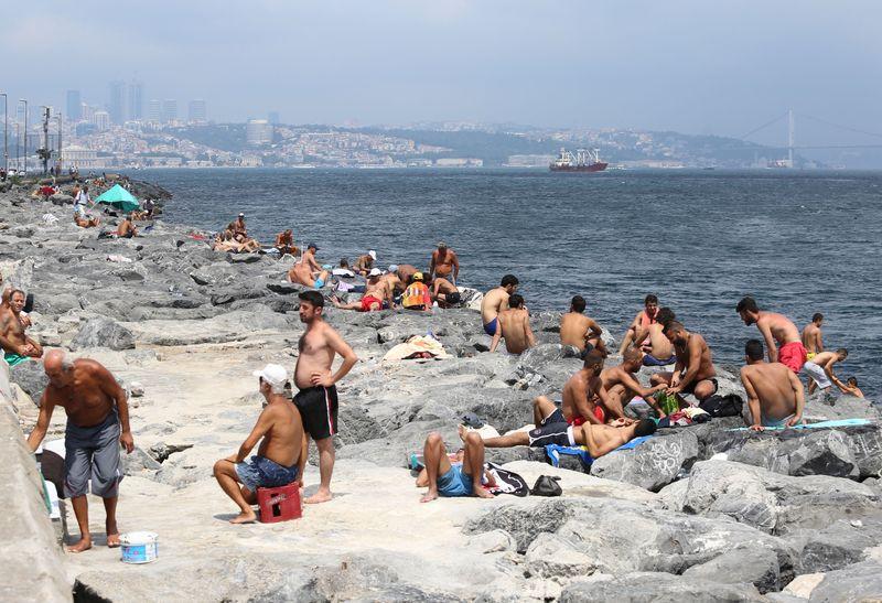 İstanbullular sahillere akın etti