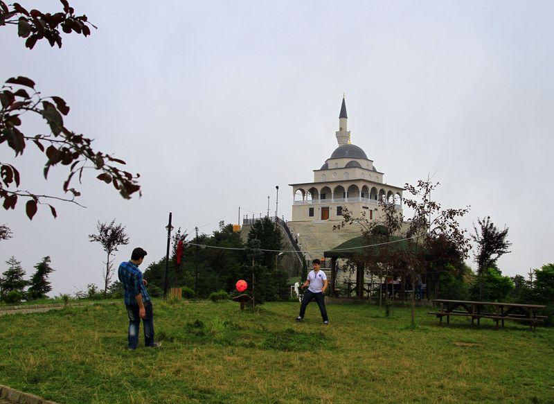 Kıble Dağı Camisi'nin inşaatı tamamlandı