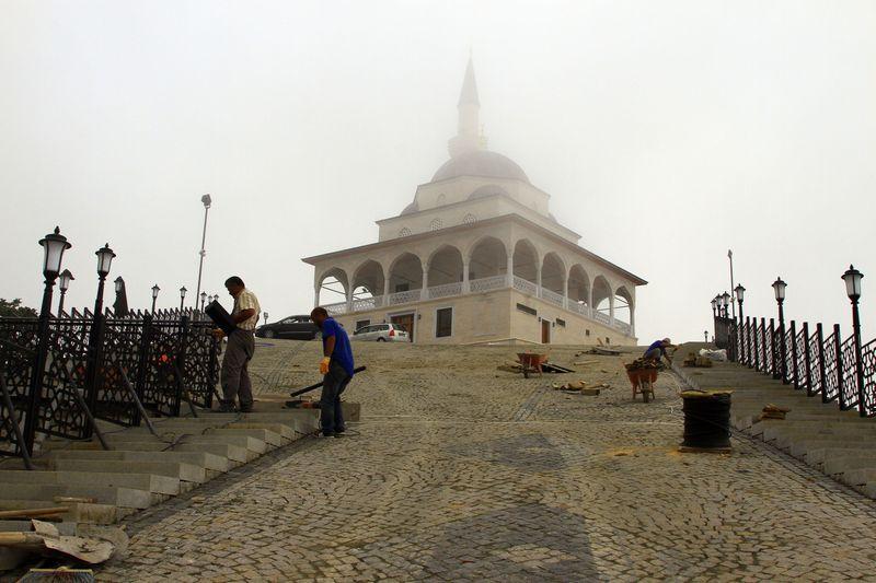 Kıble Dağı Camisi'nin inşaatı tamamlandı