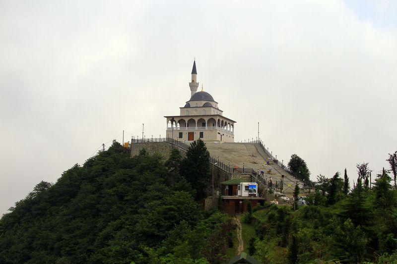 Kıble Dağı Camisi'nin inşaatı tamamlandı