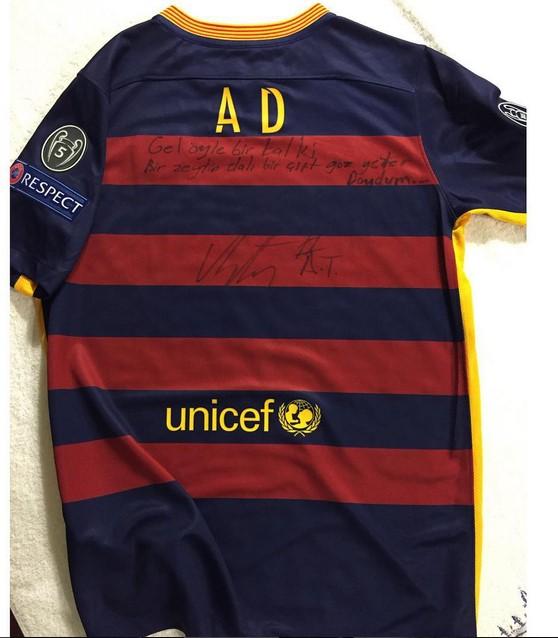 Arda Turan'dan sevgilisine jest