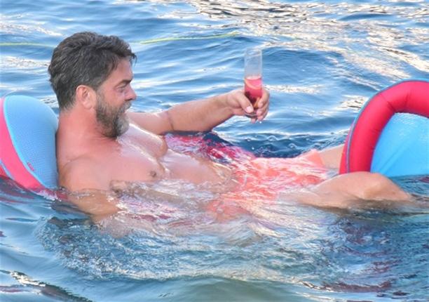 Beyazıt Öztürk sevgilisiyle görüntülendi