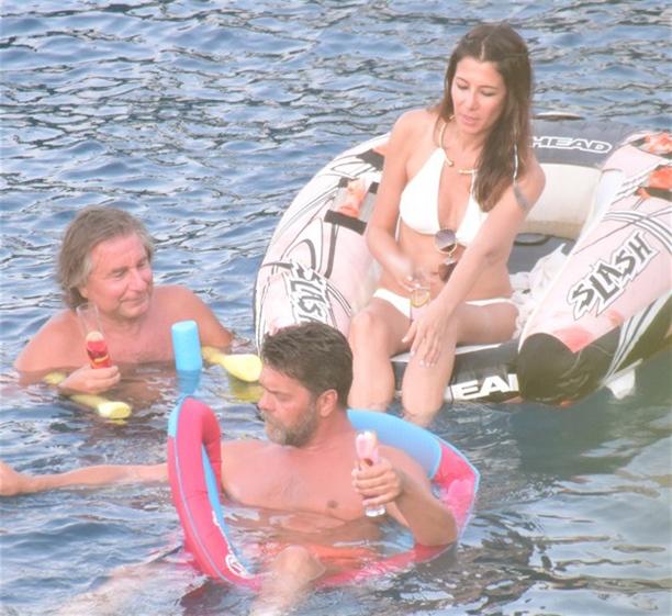 Beyazıt Öztürk sevgilisiyle görüntülendi