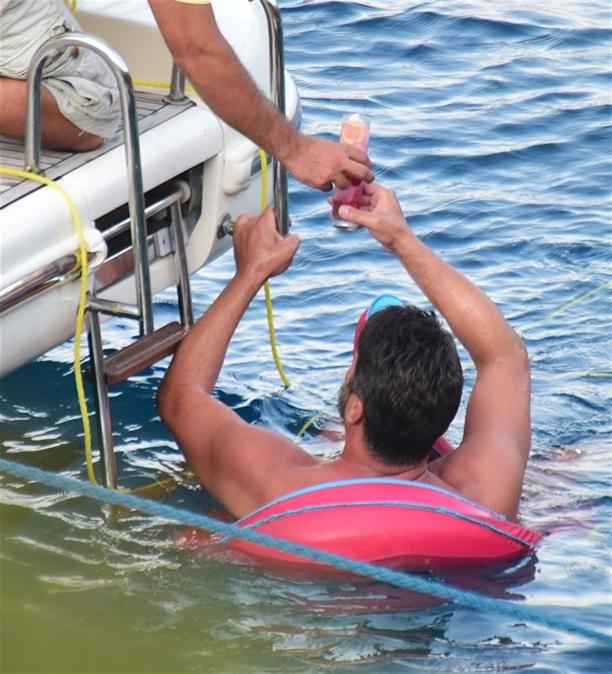 Beyazıt Öztürk sevgilisiyle görüntülendi