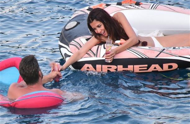 Beyazıt Öztürk sevgilisiyle görüntülendi