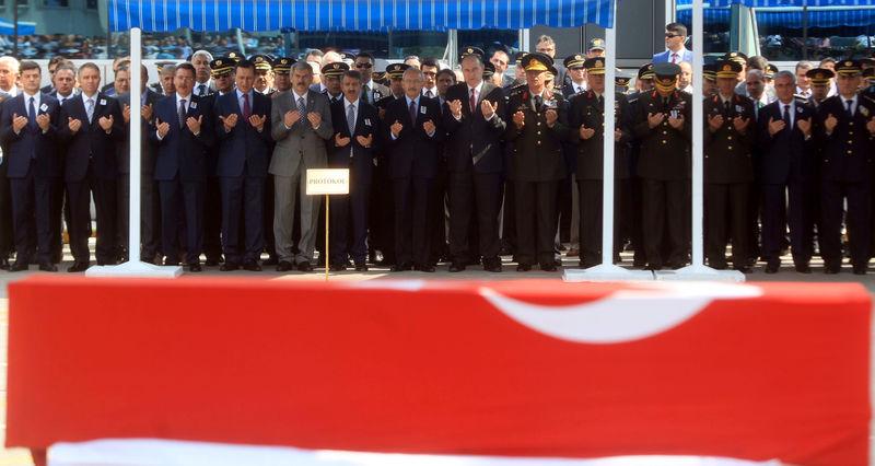 Şehit olan özel harekat polisi Polat Aydın'a veda