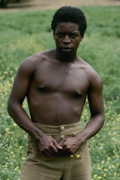 Eda Taşpınar 3 aydır güneşleniyor