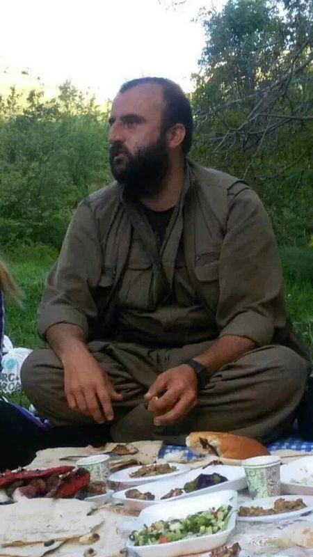 HDP'li Osman Baydemir'le öldürülen PKK'lı yan yana