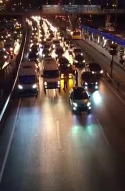 E-5’te evlenme teklifi karakolda bitti